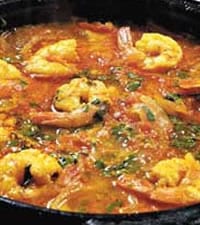 Pesce e frutta tropicale sulla tavola di Fortaleza Pesce e frutta tropicale sulla tavola di Fortaleza
