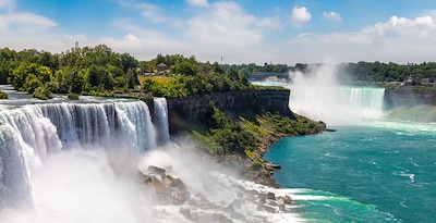 Da Toronto a Montreal con notte a Niagara e Wendake Da Toronto a Montreal con notte a Niagara e Wendake