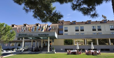 Hotel Puerta De Segovia