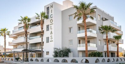 Nicolas Grand Suites - Adults Only