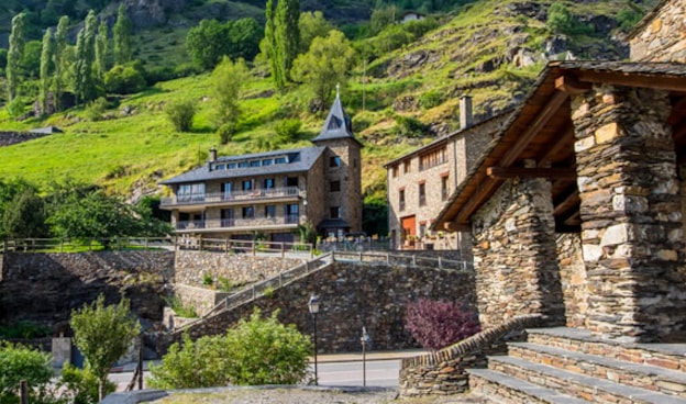 Ti presentiamo le migliori città e paesi affascinanti per le tue vacanze. Andorra: Andorra