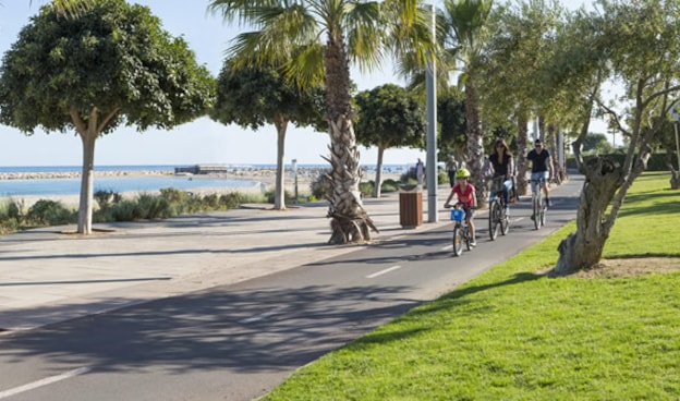 Abbiamo una selezione di offerte per voli, hotel, pacchetti, auto a noleggio, ... Controllali tutte con il semplice tocco di un pulsante: Cambrils: Tesoro del Mediterraneo