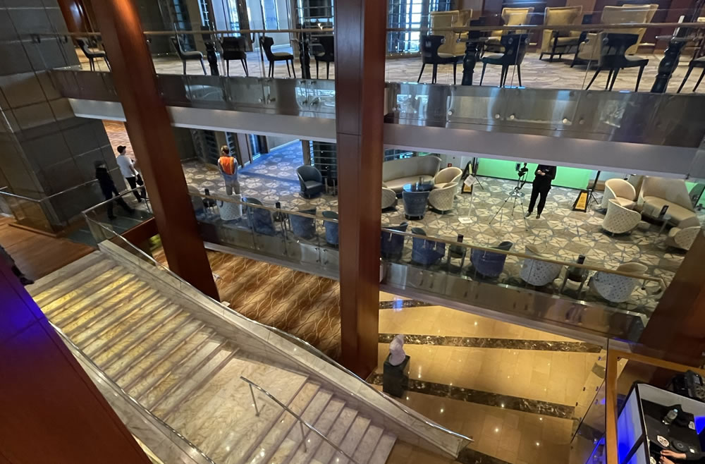 Foto Celebrity Infinity11