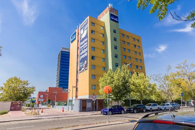 Gallery - Travelodge Madrid Alcala de Henares