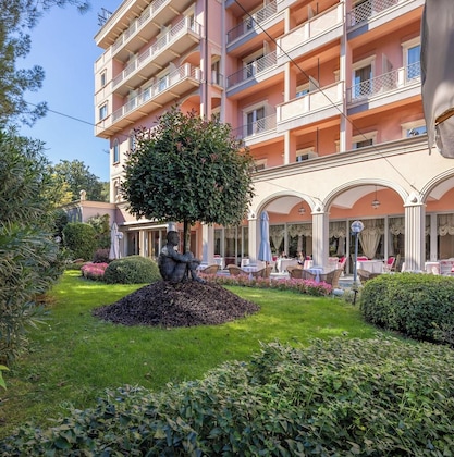 Gallery - Hotel De La Paix