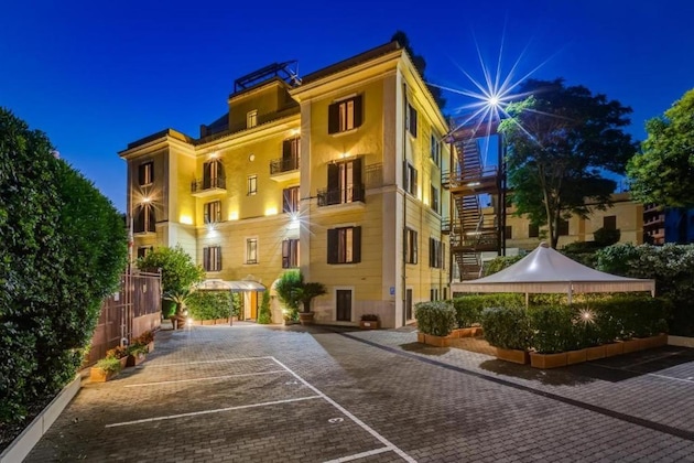 Gallery - Romoli Hotel