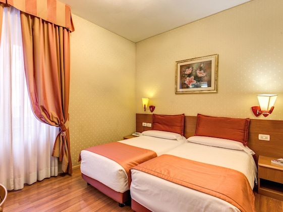 Gallery - Flower Garden Hotel Rome