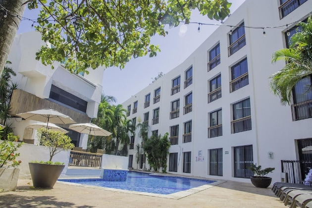 Gallery - Continental Caribe Bay
