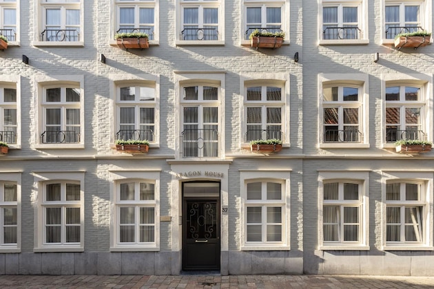 Gallery - Aragon House