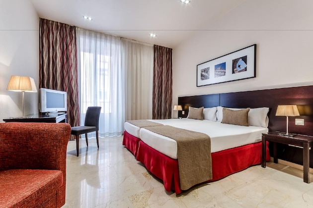 Gallery - Exe Suites 33