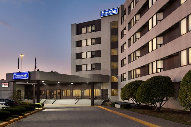 Gallery - Travelodge By Wyndham Toronto East