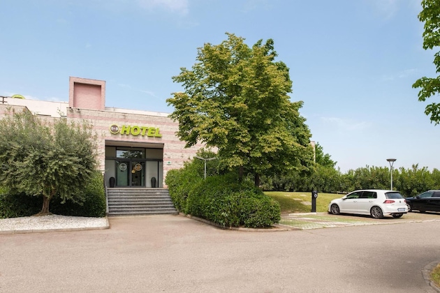 Gallery - B&B Hotel Faenza