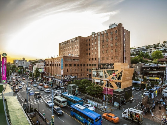 Gallery - Hamilton Hotel