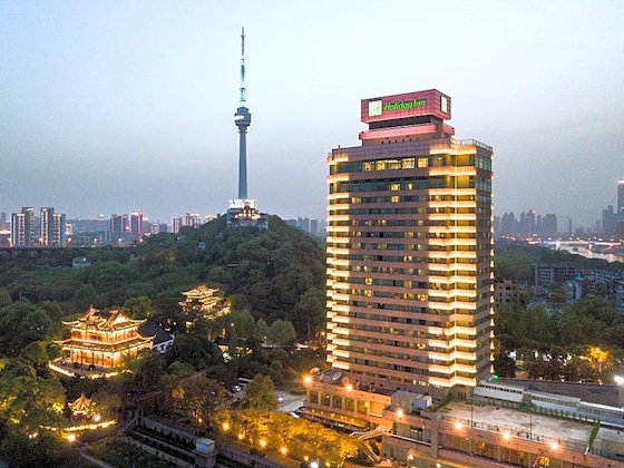 Gallery - Holiday Inn Riverside Wuhan By Ihg
