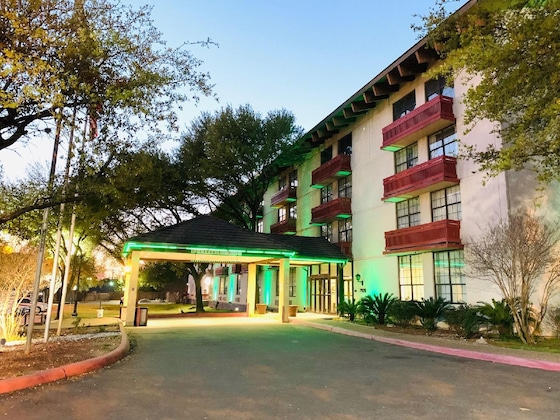 Gallery - Quality Inn & Suites Downtown North