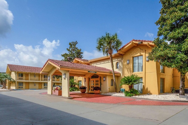 Gallery - Quality Inn & Suites North Charleston Ashley Phosphate