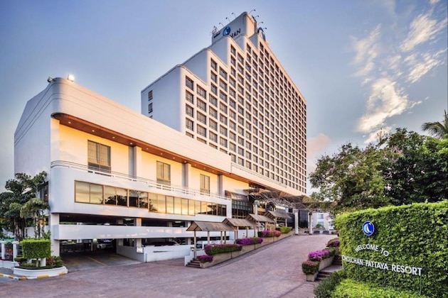 Gallery - Cholchan Pattaya Beach Resort
