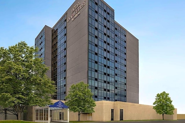 Gallery - Doubletree By Hilton Pointe Claire Montreal Airport West
