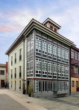 Gallery - La Plaza I
