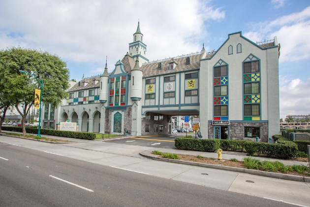 Gallery - Castle Inn And Suites