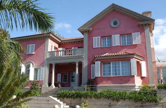Gallery - La Chiripa Gardens & Resort