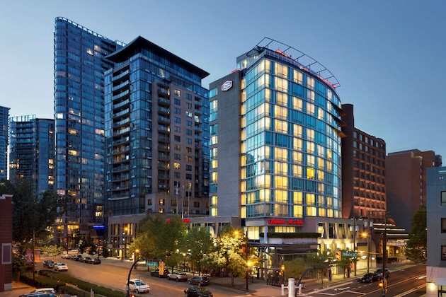 Gallery - Hampton Inn & Suites By Hilton Vancouver-Downtown