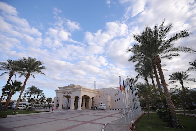 Gallery - Continental Plaza Beach Resort