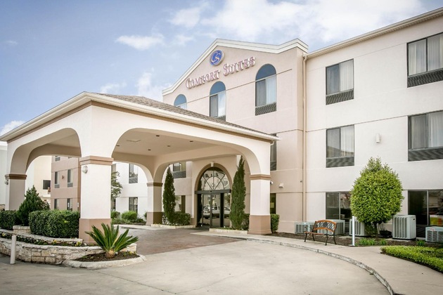 Gallery - Comfort Suites Nw Lakeline