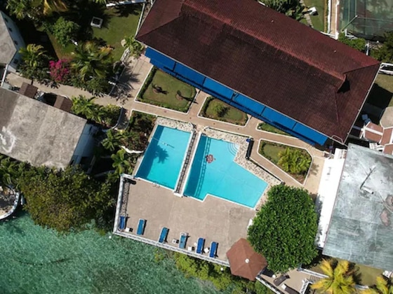 Gallery - Hibiscus Lodge