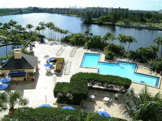 Gallery - Hilton Miami Airport Blue Lagoon