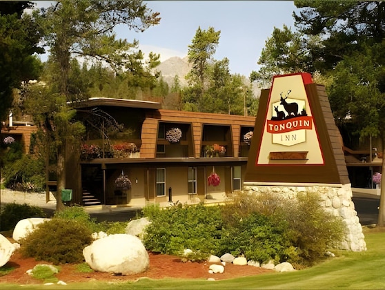 Gallery - Tonquin Inn