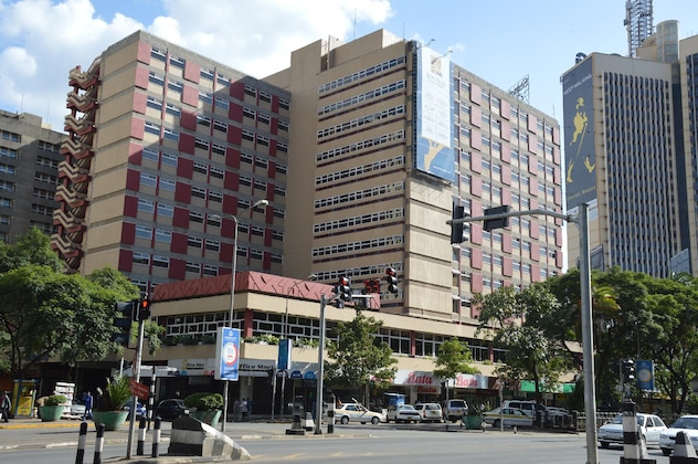 Gallery - Mayhouse 680 Hotel