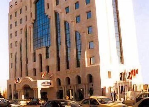 Gallery - Dana Plaza