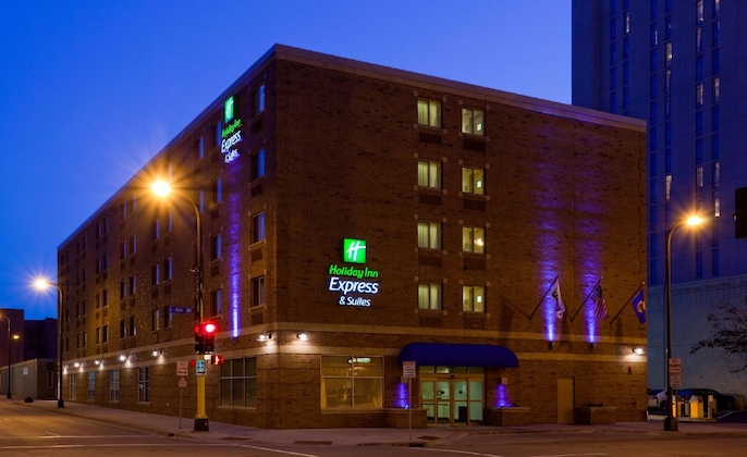Gallery - Holiday Inn Express Hotel & Suites Downtown Minneapolis By Ihg