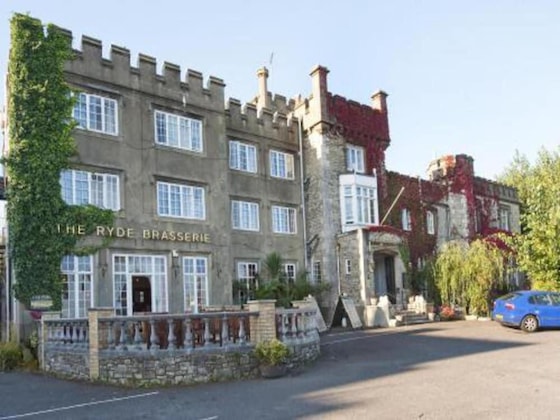 Gallery - Ryde Castle by Greene King Inns