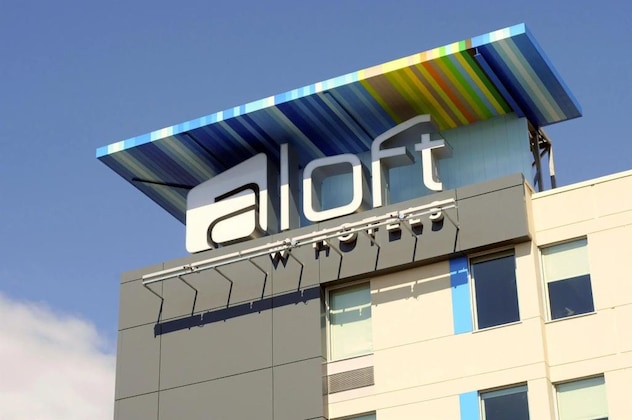 Gallery - Aloft By Marriott Montreal Airport