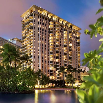 Gallery - Hilton Grand Vacations Suites at Hilton Hawaiian Village