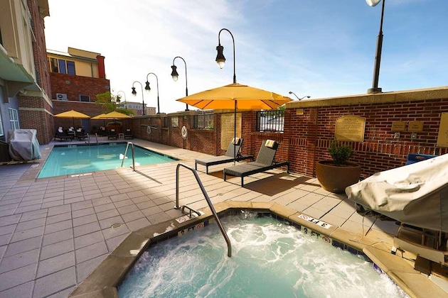 Gallery - Hilton Garden Inn Savannah Historic District