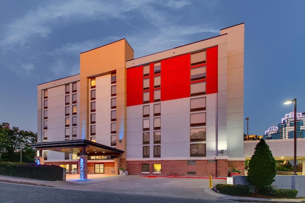 Gallery - Holiday Inn Express & Suites Atlanta N-Perimeter Mall Area By Ihg
