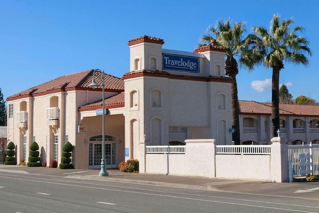 Gallery - Travelodge By Wyndham Redding Ca