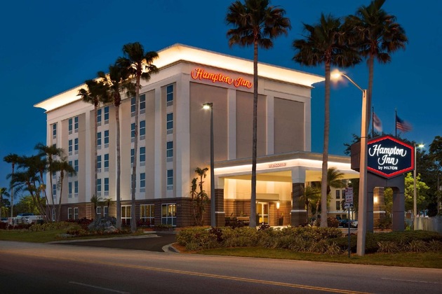 Gallery - Hampton Inn Tampa Rocky Point