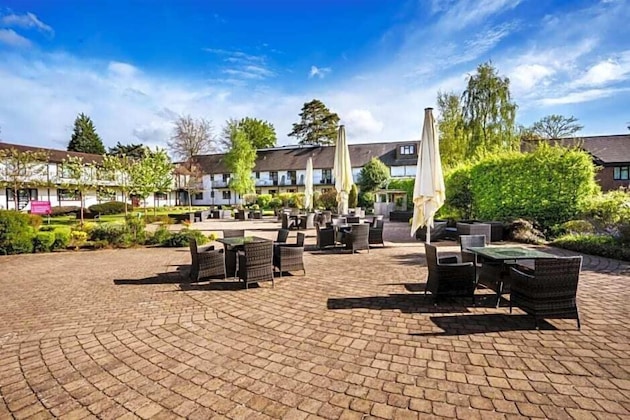 Gallery - Elite Venue Selection Felbridge - Gatwick