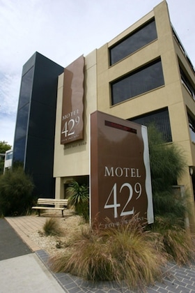 Gallery - 429 Apartments And Suites