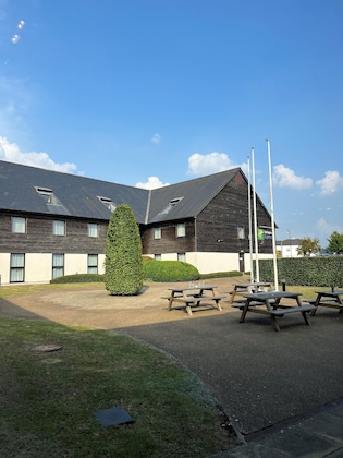 Gallery - Holiday Inn Express London-Epsom Downs By Ihg