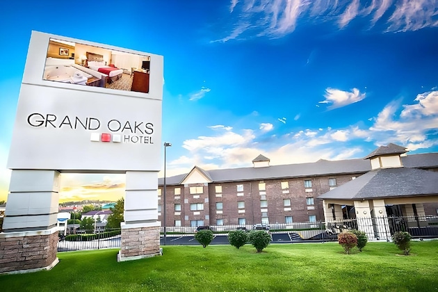 Gallery - Grand Oaks Hotel