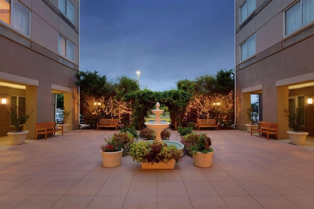 Gallery - Hilton Garden Inn Fairfax