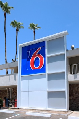 Gallery - Motel 6 Scottsdale