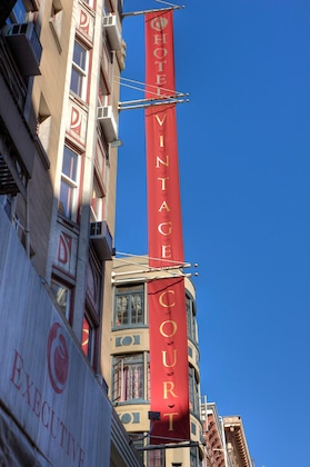 Gallery - Executive Hotel Vintage Court