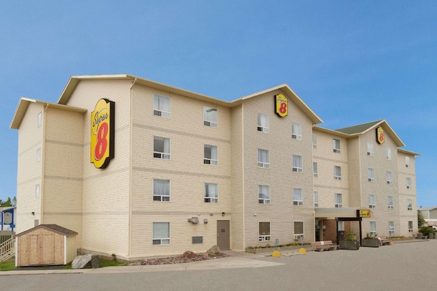 Gallery - Super 8 By Wyndham Yellowknife