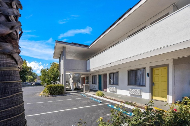 Gallery - Signature Inn San Jose